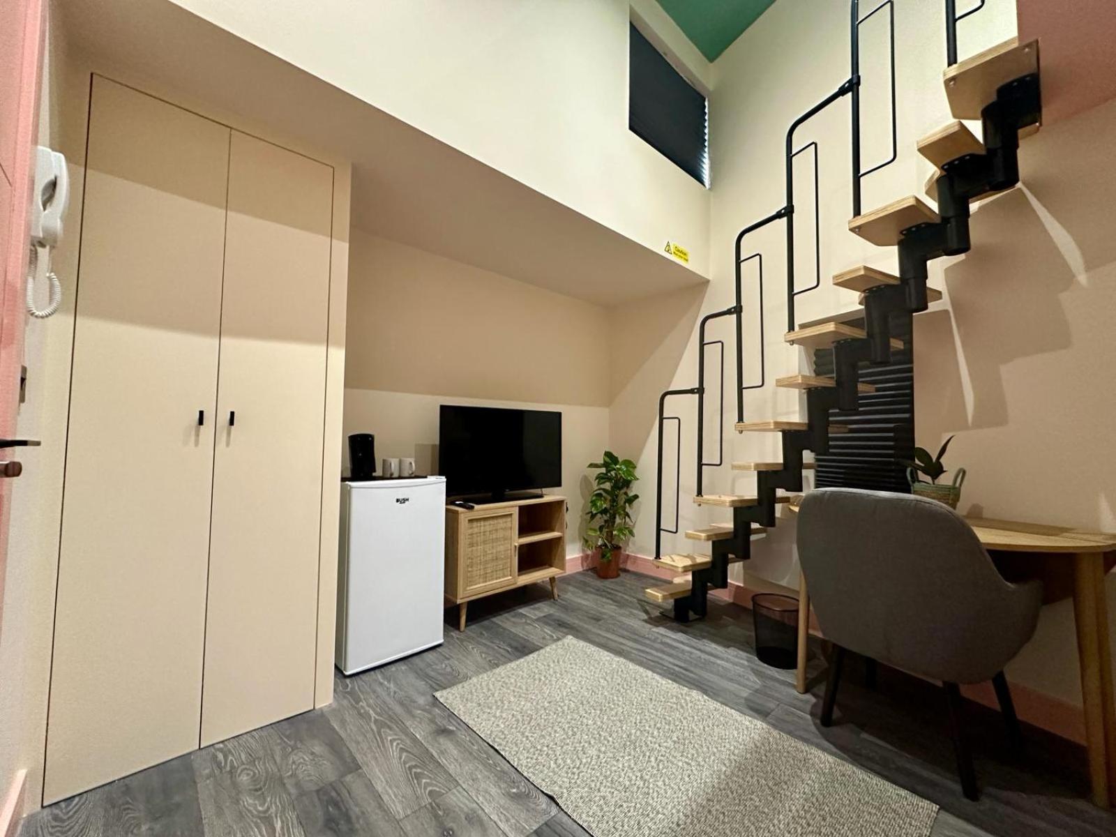 Cozy En-Suite Loft In Trendy Local London Exterior photo