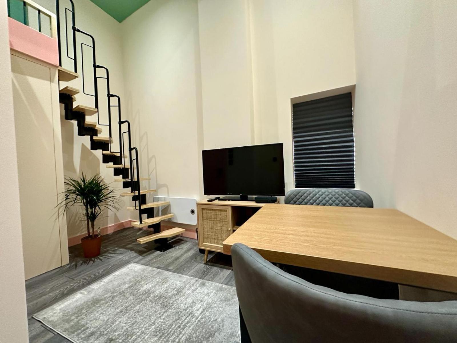 Cozy En-Suite Loft In Trendy Local London Exterior photo